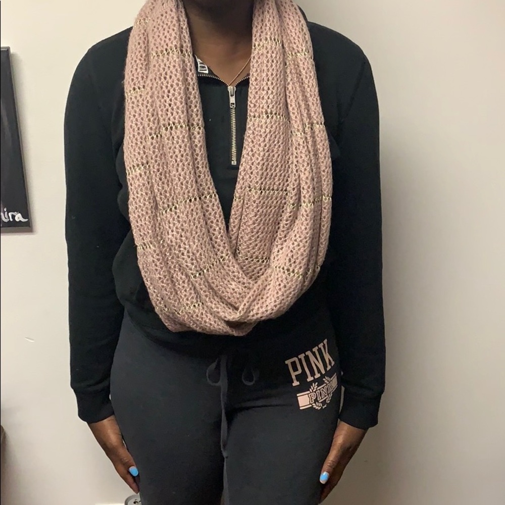 SCARF - Picture 2 of 2